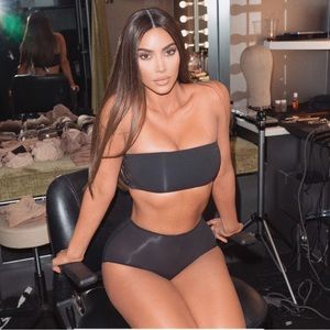 NWT SKIMS FITS EVERYBODY BANDEAU Color Sienna Size L